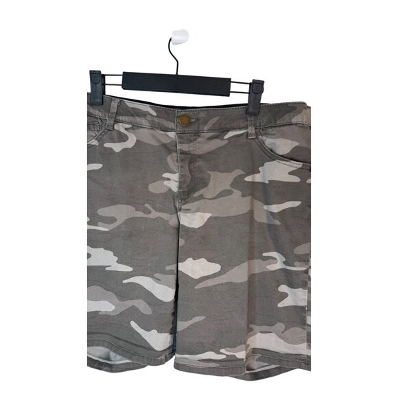 2/$30 Wit & Wisdom Size 14 Womens Camouflage Cargo Shorts Cotton/Spandex - Picture 14 of 16